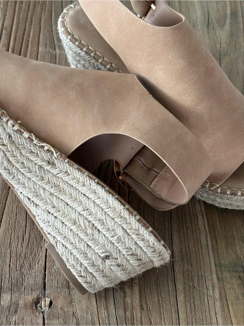 Catherine Malandrino Tan Platform Peep-Toe Espadrille Sandals Size 6.5